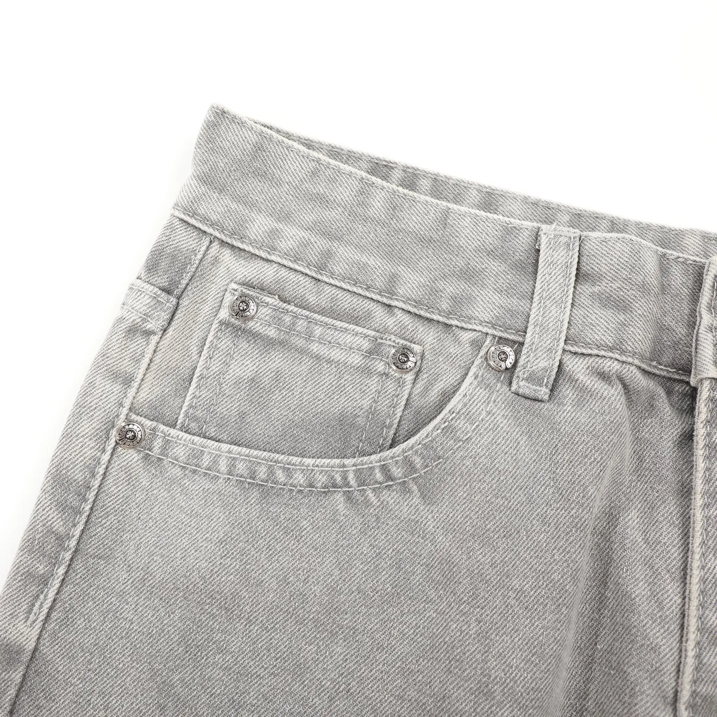 P230 Chrome Hearts CH Chrome Hearts Heavy Industry Damaged High Street Jeans exude unruly personality and unique charm. Every wear and tear is carefully designed to present a unique artistic feel. Made of imported denim fabric, which has undergone heavy industrial washing and damage treatment, the trousers show a super cool effect on the upper body, allowing you to dominate the fashion stage.  This is more than just a pair of jeans, it is an expression of attitude. With its unique design concept and ultimate pursuit of details, Croxin breaks traditional boundaries and defines the jeans trend in the new era. The trousers are made of double-layer woven fabric and matched with customized hardware, showing an incomparably beautiful and unique style, making every wearer the focus of fashion. Imported denim fabric, super heavy-duty washed and damaged, the upper body is super cool! Customized hardware. Unbeatable and beautiful style. The production process is difficult. Full of high street feel. Color: Gray Size: S M L XL XXL